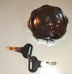 Korek zbiornika paliwa z kluczykami URSUS C-360