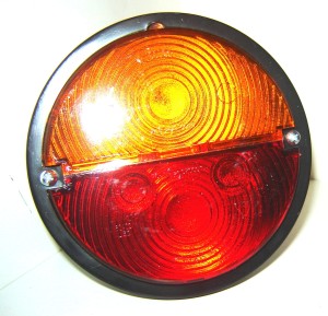 LAMPA TYLNA ZESPOLONA LEWA URSUS C-330, C-335,